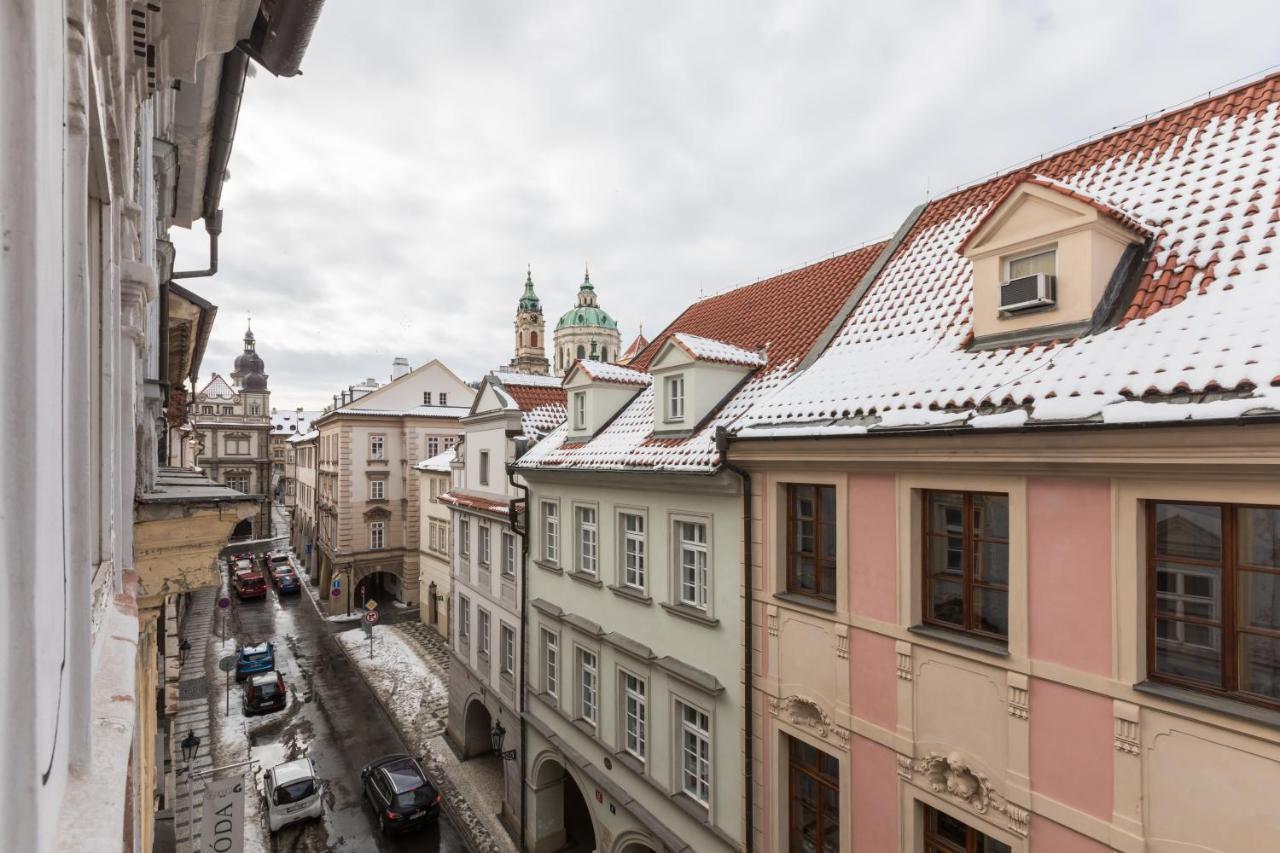 Charles Bridge Royal Apartments - Castle District Прага Екстер'єр фото